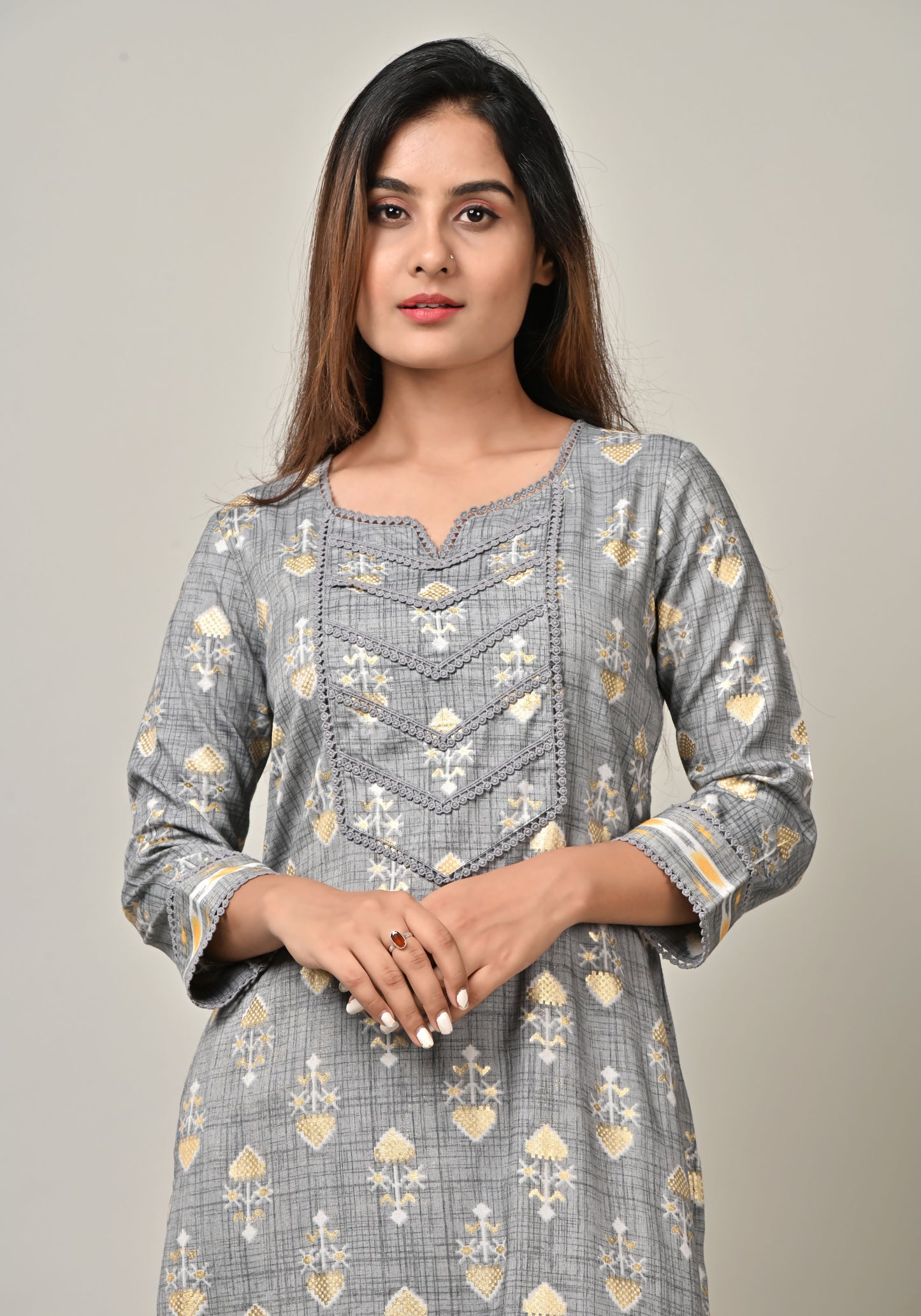 PUKHYA WOMEN'S GREY FOIL PRINTED STRAIGHT KURTA WITH PANTS VISCOSE