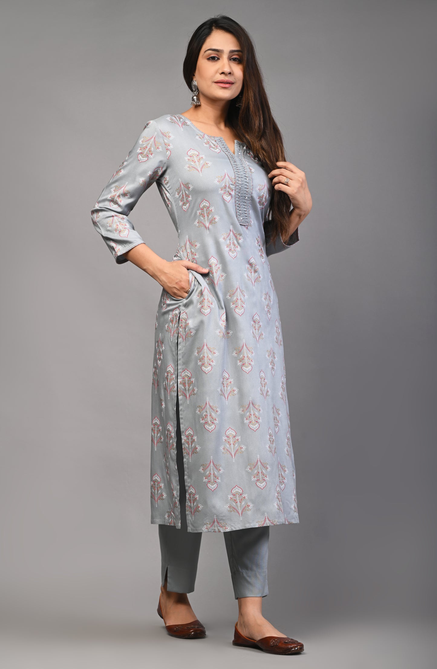 PUKHYA WOMEN'S GREY PINTED STRAIGHT KURTA RAYON