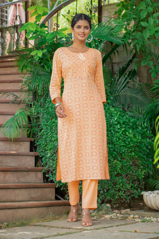 PUKHYA WOMEN'S ORANGE PRINTED STRAIGHT KURTA WITH PANTS RAYON