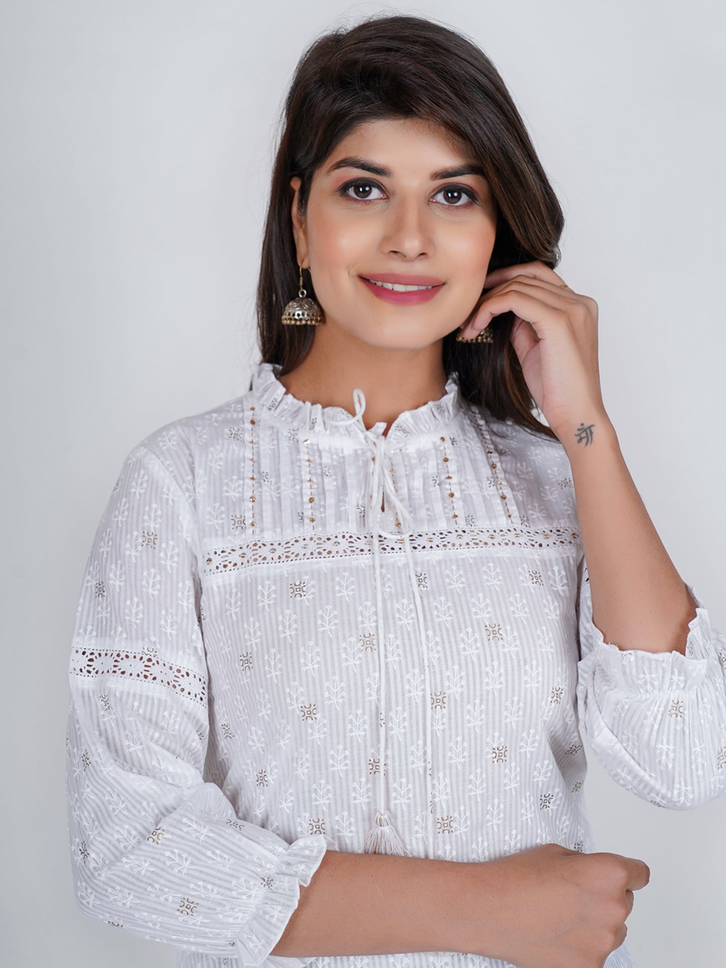 PUKHYA WOMEN'S WHITE KHARI PRINTED STRAIGHT KURTA COTTON DOBBY